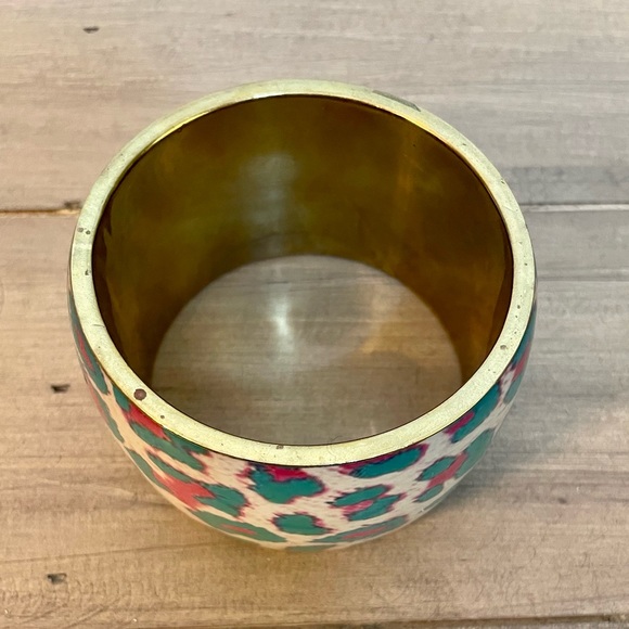 Vintage Brass Bangle with turquoise and pink animal print X Large circa 80s - Picture 5 of 6